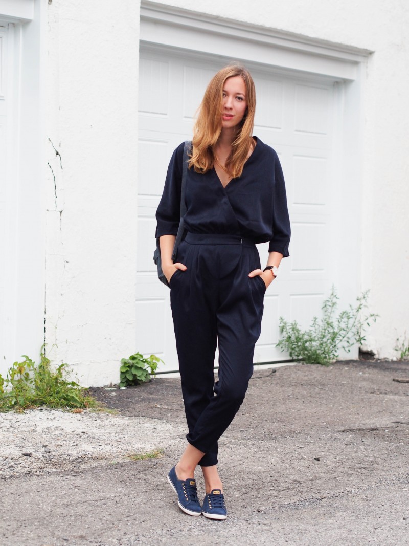 Navy blue jumpsuit with Keds by dentellefleurs
