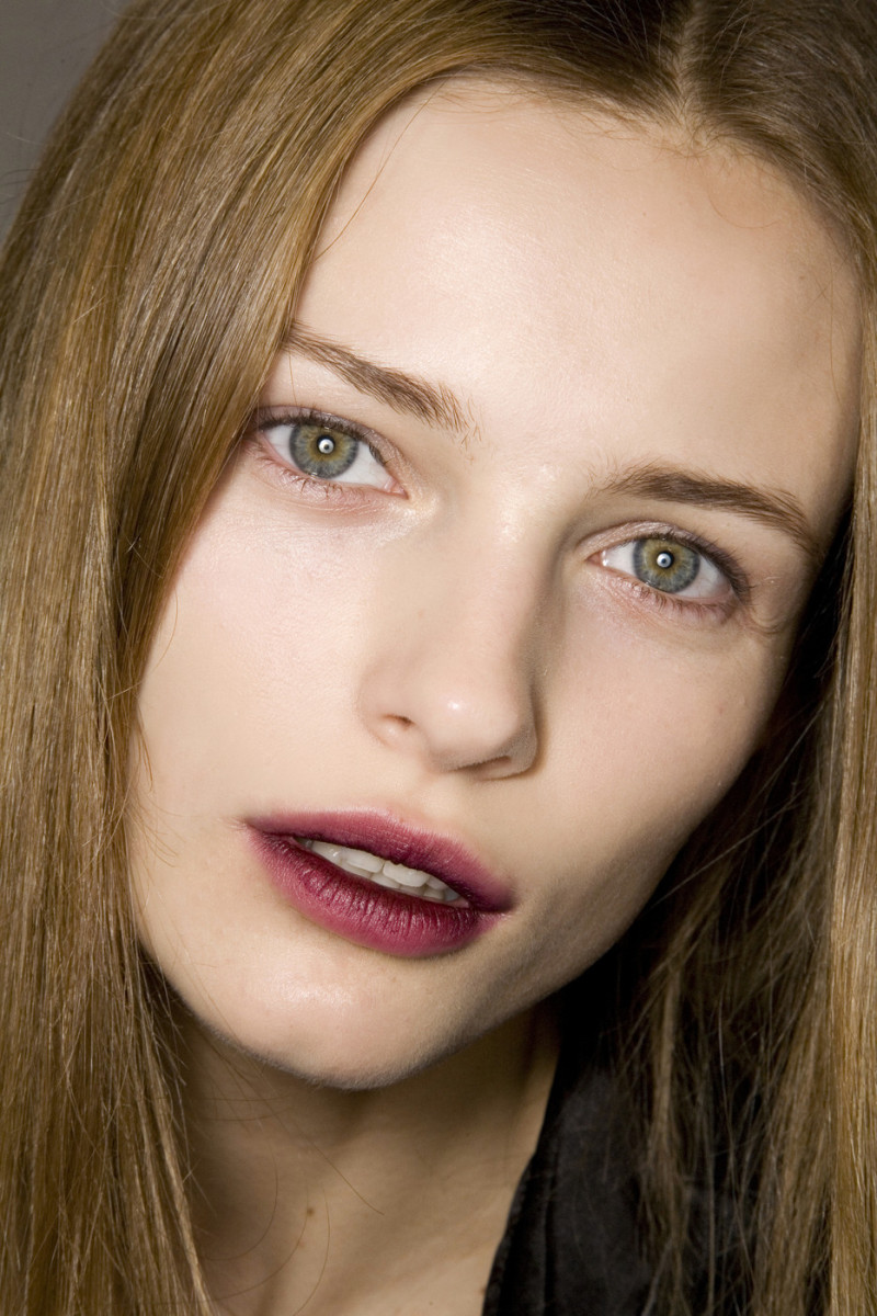 stained lips stain gradient backstage runway model makeup ideas