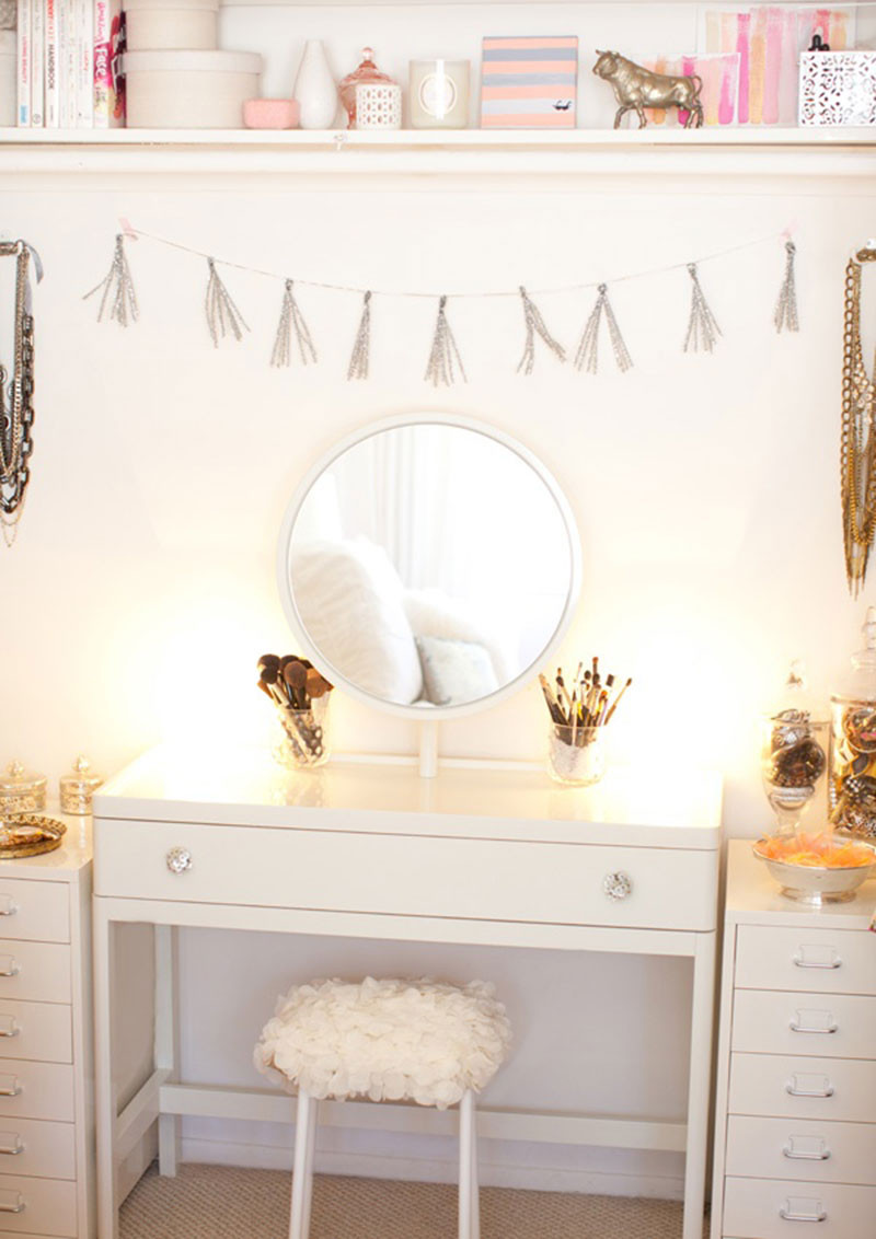 Get ready with a dressing table